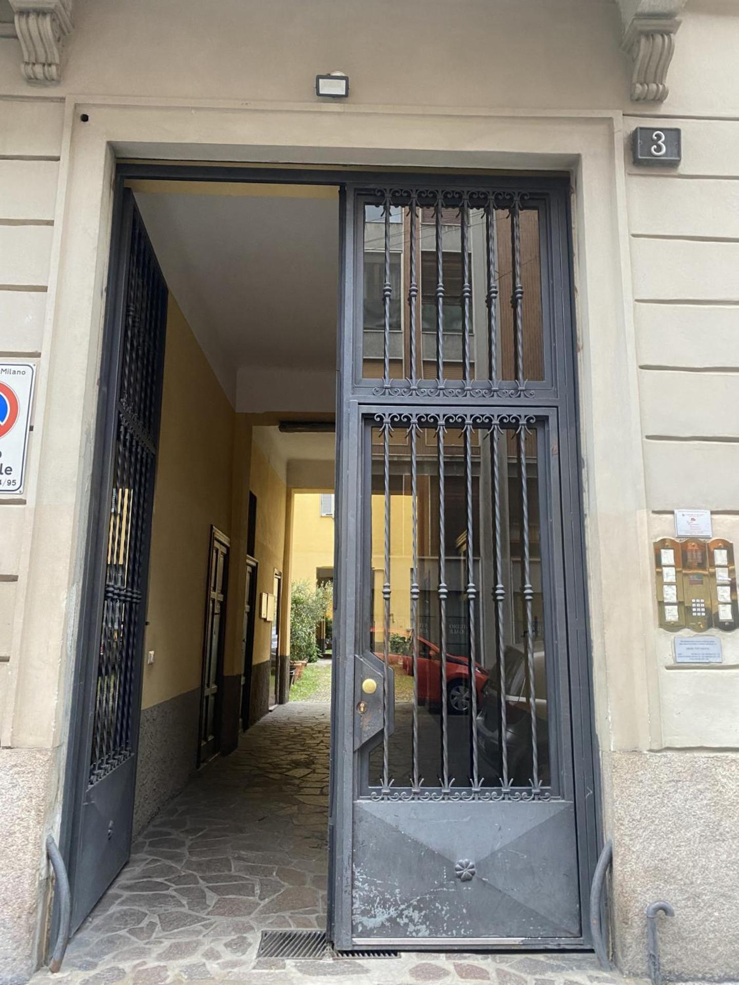 Xenia Apartments - Elegant Flat In The Center Of Milan, Milan